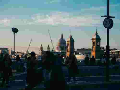 Nightlife and Social Performance: Observations on London Dating Culture and Self-Presentation in Digital Age